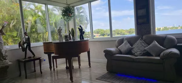 Miami, FL 33179,Address not disclosed