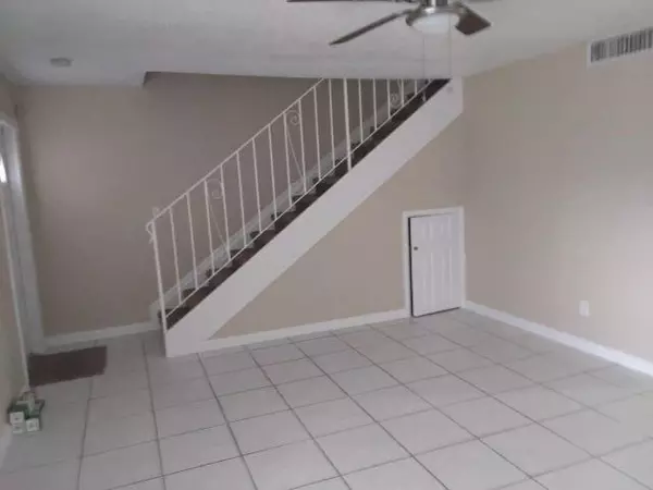 Lauderdale Lakes, FL 33311,3764 NW 21st St #101