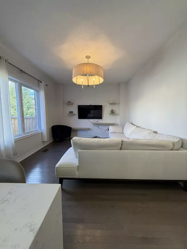 Barrie, ON L4N 6E4,67 Megan CRES