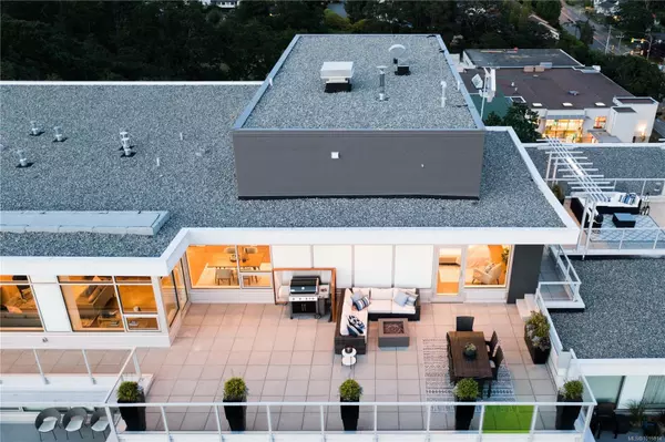 Saanich, BC V8X 0B3,4009 Rainbow Hill Lane #PH902