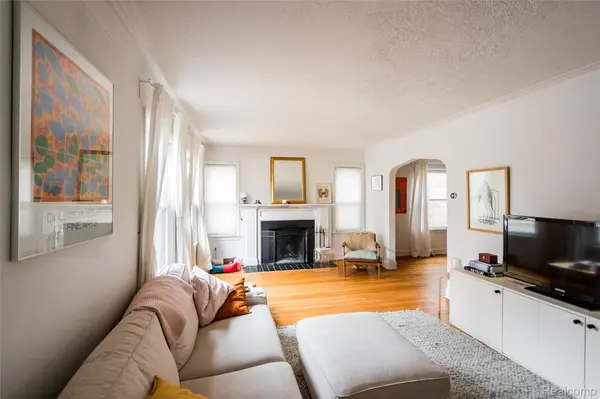 Detroit, MI 48221,17375 Quincy ST