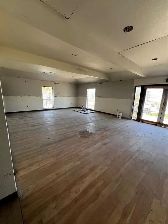 Arlington, TX 76010,133 E Park Row Drive