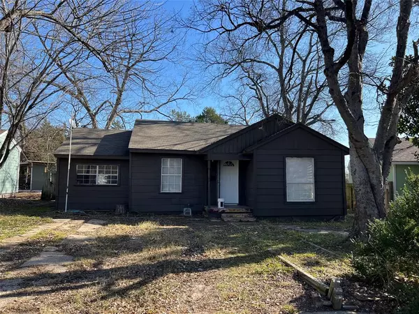 1104 Bell Drive, Greenville, TX 75401