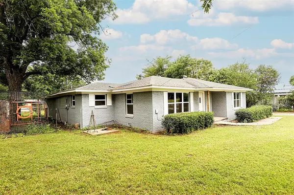 Bowie, TX 76230,190 Trail Drive