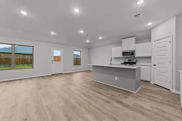 Van Alstyne, TX 75495,607 Forest Haven Drive