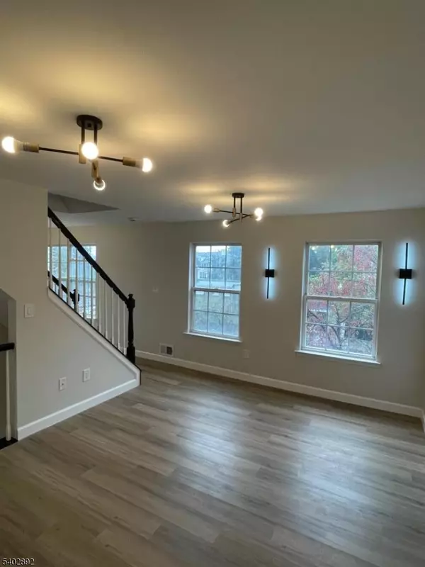 Newark City, NJ 07103,86 Vaughan Dr