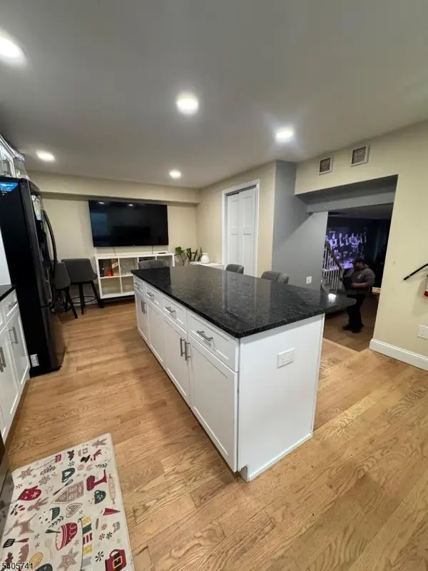 East Orange City, NJ 07018,83 Bedford St