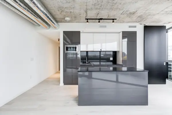 Toronto C08, ON M5A 1H7,21 Lawren Harris SQ #811