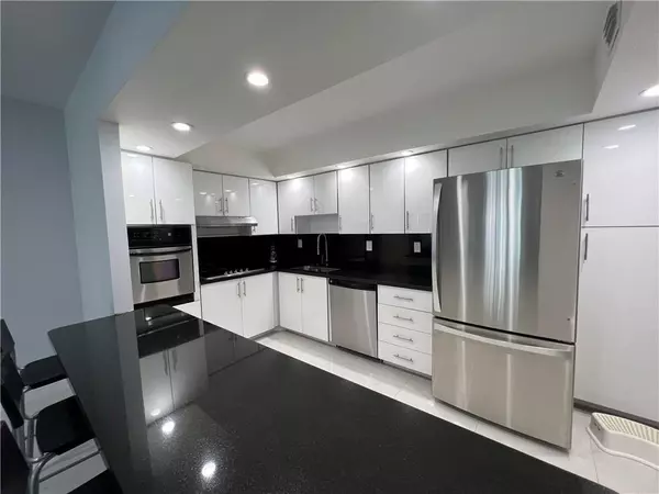 Sunny Isles Beach, FL 33160,19380 Collins Ave #615