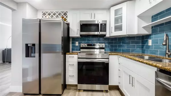 Sunny Isles Beach, FL 33160,500 Bayview Dr #2023