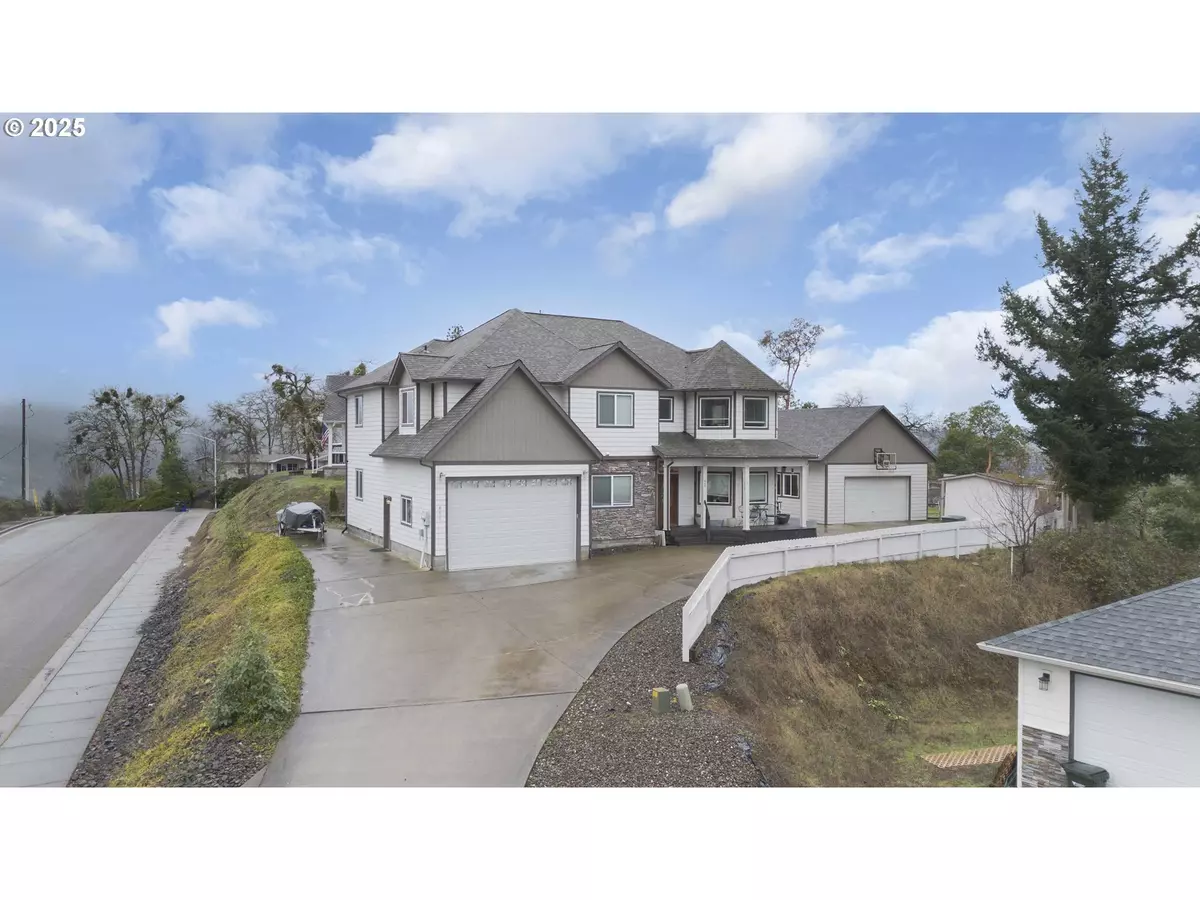 Roseburg, OR 97470,860 NE VENTURA ST