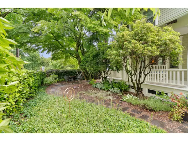 Portland, OR 97239,3906 S KELLY AVE