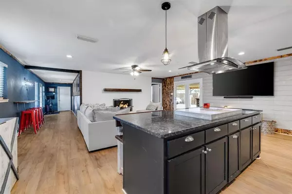 6537 Briley Drive, North Richland Hills, TX 76180