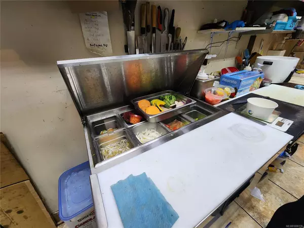 Parksville, BC V9P 2G6,382 Island Hwy E