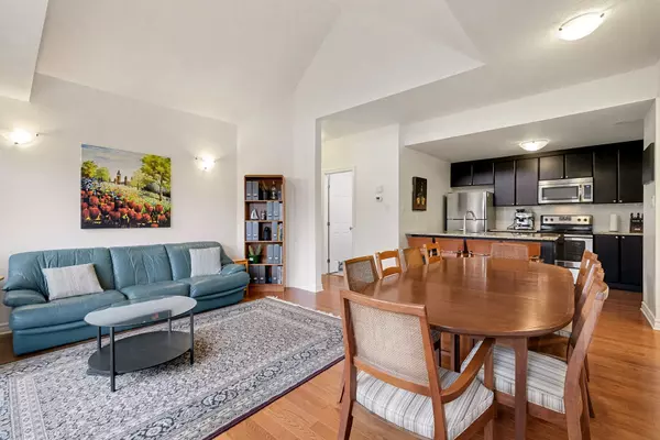 Blossom Park - Airport And Area, ON K1T 0M7,362 Wood Acres GRV #J