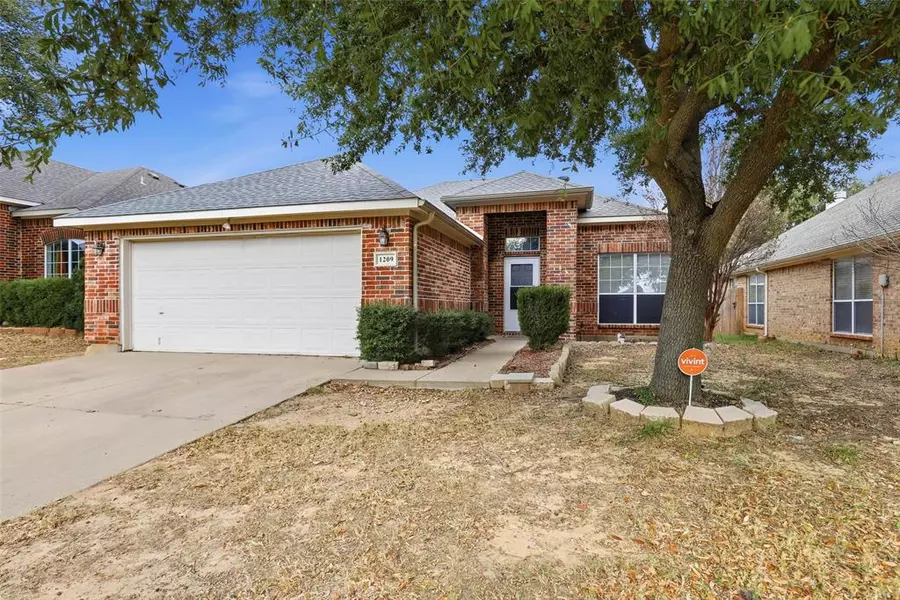 1209 Brownford Drive, Fort Worth, TX 76028