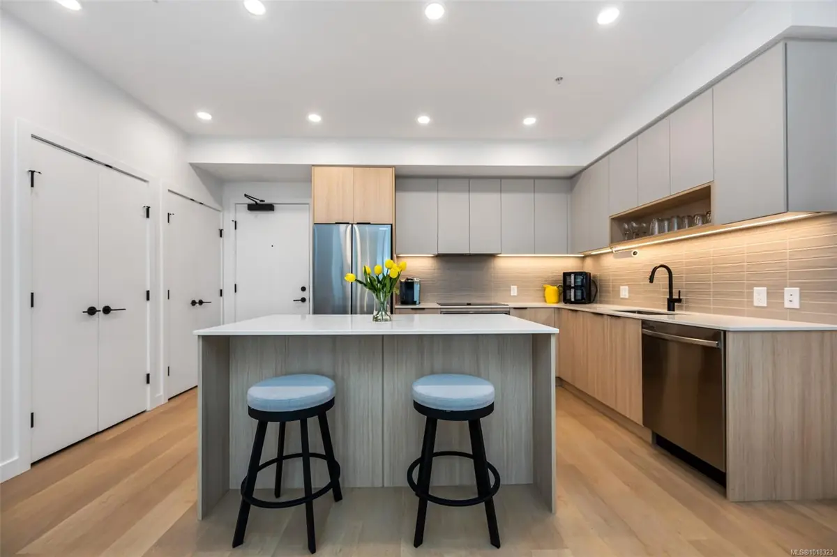 Colwood, BC V9C 0V3,3564A Ryder Hesjedal Way #411