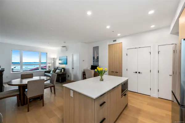 Colwood, BC V9C 0V3,3564A Ryder Hesjedal Way #411