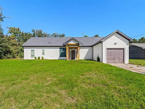 Van, TX 75790,369 Pine Chase Street