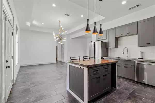 Van, TX 75790,369 Pine Chase Street