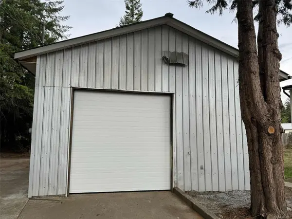 Union Bay, BC V0R 3B0,5303 Island Hwy S