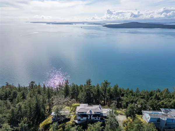 Pender Island, BC V0N 2M2,6927 Pirates Rd