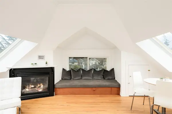 Victoria, BC V8V 3C8,1120 Richardson St #301