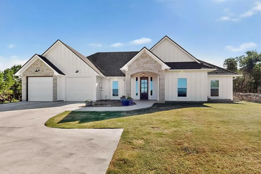 585 Blue Marlin Court, Bluff Dale, TX 76433