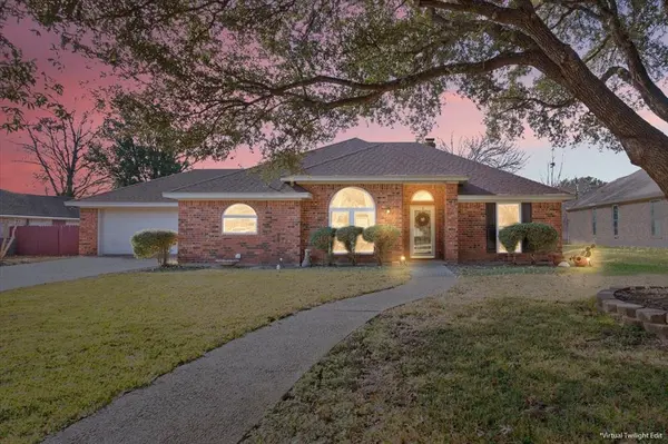 327 E Chapman Road, Hewitt, TX 76643