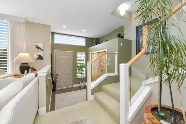 Saanich, BC V8Y 3H8,5336 Sayward Hill Cres