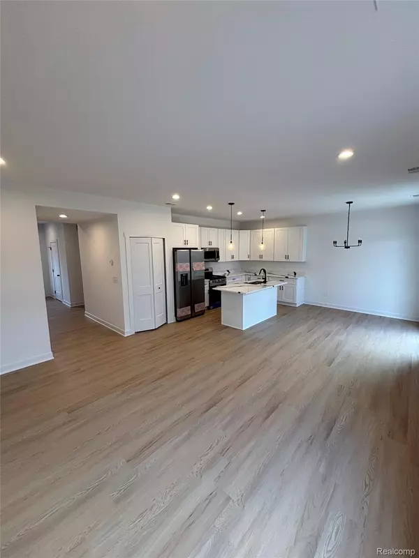 Roseville, MI 48066,27095 Lawnwood ST