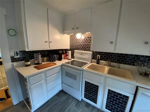 Flushing, MI 48433,315 N Maple ST