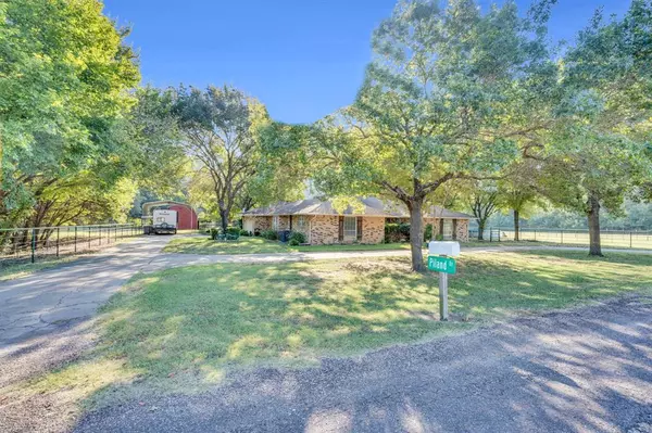 Ovilla, TX 75154,111 Oak Creek Lane
