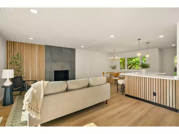 Lake Oswego, OR 97034,17349 BANYAN LN