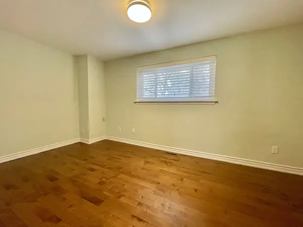 Toronto C15, ON M2H 1T6,91 RAMEAU DR #9