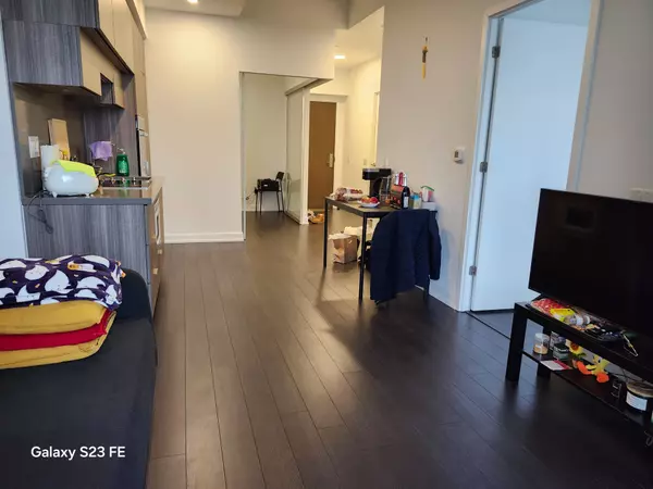 Toronto C10, ON M4P 1P9,39 Roehampton AVE #1210