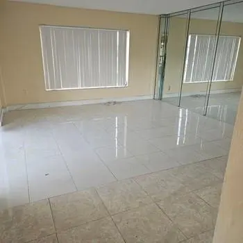 Lauderhill, FL 33319,4174 Inverrary Dr #702