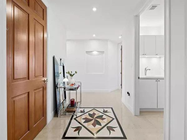 Fort Lauderdale, FL 33301,516 Hendricks Isle #4C