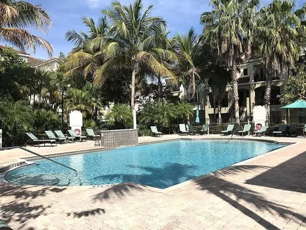 Coral Springs, FL 33067,5840 W Sample Rd #103