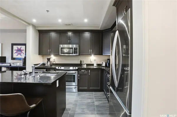 Saskatoon, SK S7K 2A9,157 2nd AVENUE N #307