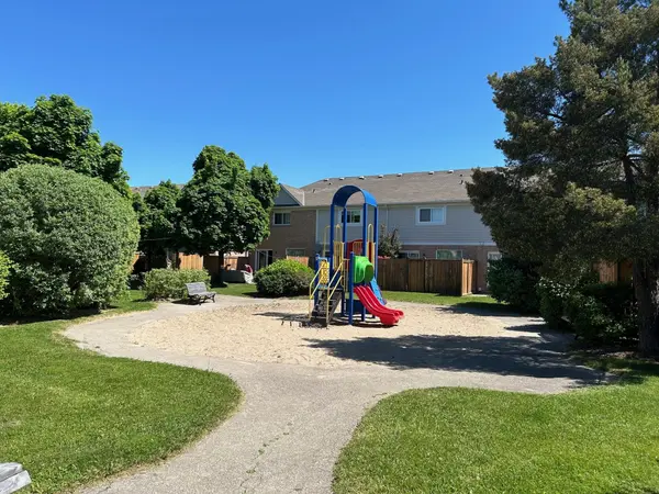 Mississauga, ON L5M 5Z9,5958 Greensboro DR #14