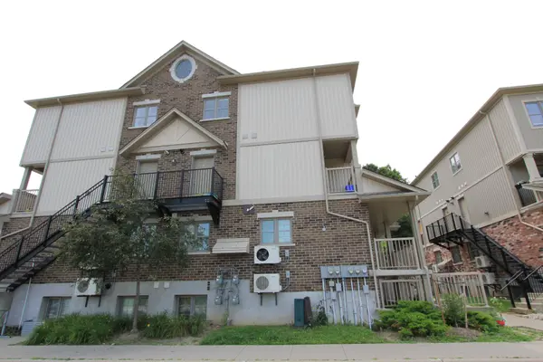 Kitchener, ON N2R 1Z2,255 Maitland ST #3E