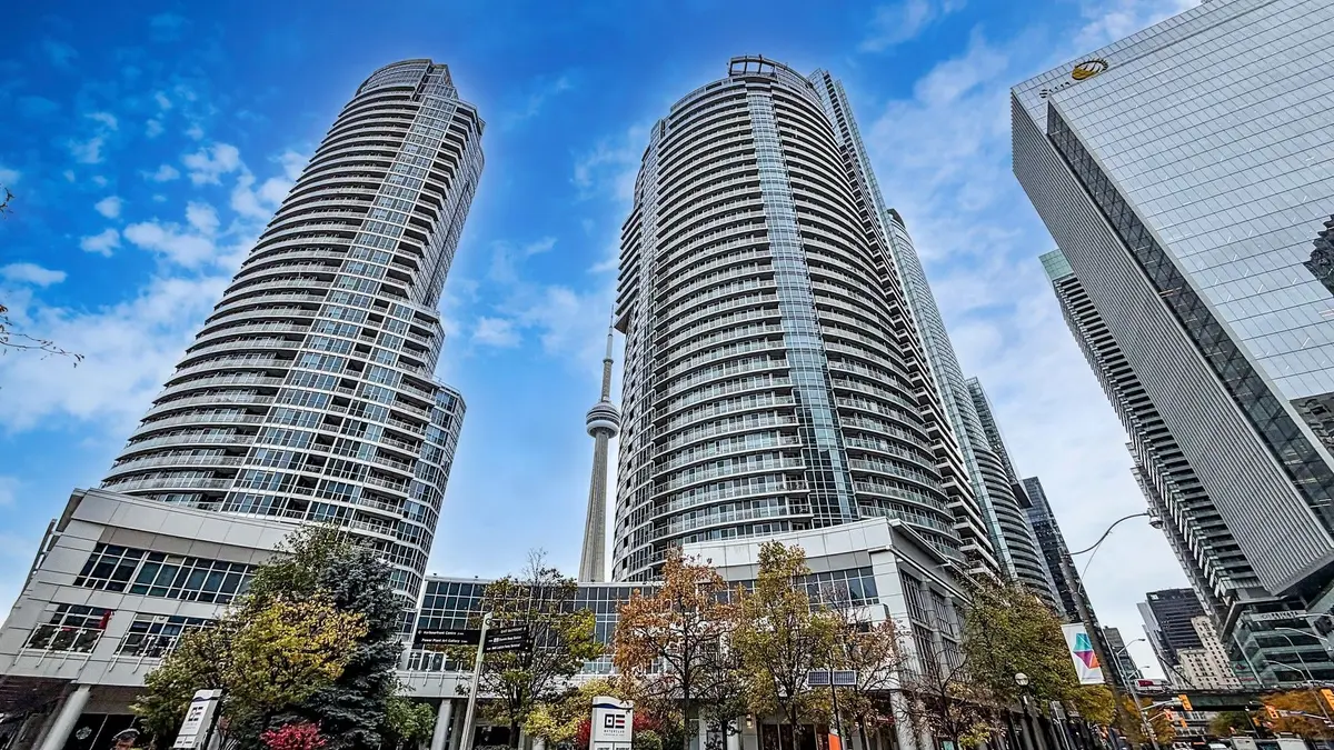 8 York ST #1906, Toronto C01, ON M5J 2Y2