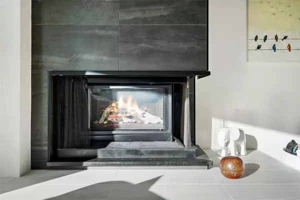 Saanich, BC V8X 3T9,909 Carolwood Dr #21