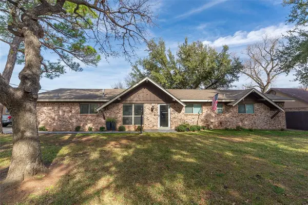 2124 Ridge Lane, Grapevine, TX 76051