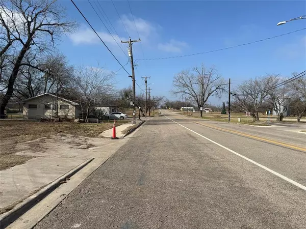 Wolfe City, TX 75496,201 W Main Street