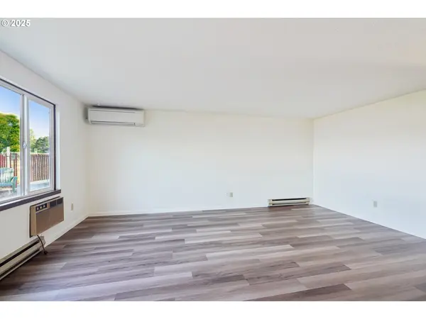 Hillsboro, OR 97124,1269 NE GRANT ST #B