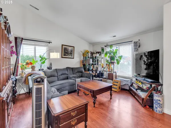 289 HARVARD DR, Woodburn, OR 97071