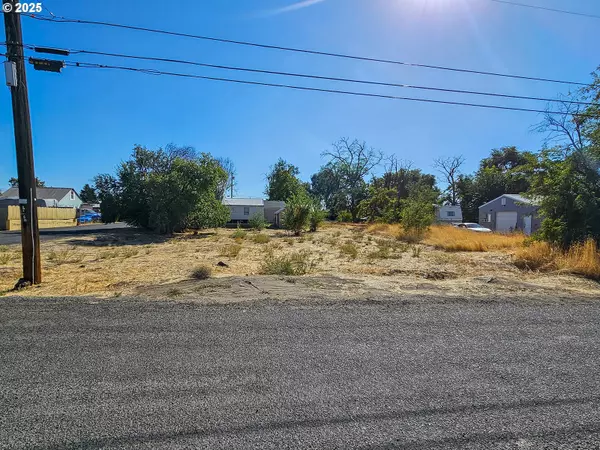 Hermiston, OR 97838,221 W Beech AVE