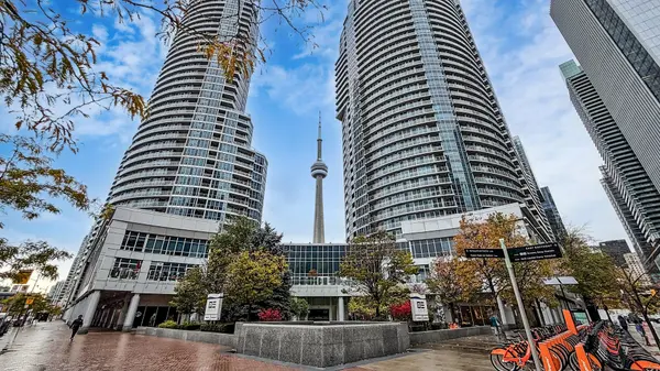 8 York ST #1906, Toronto C01, ON M5J 2Y2